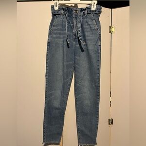 Hollister ultra high-rise mom Jean tie belt